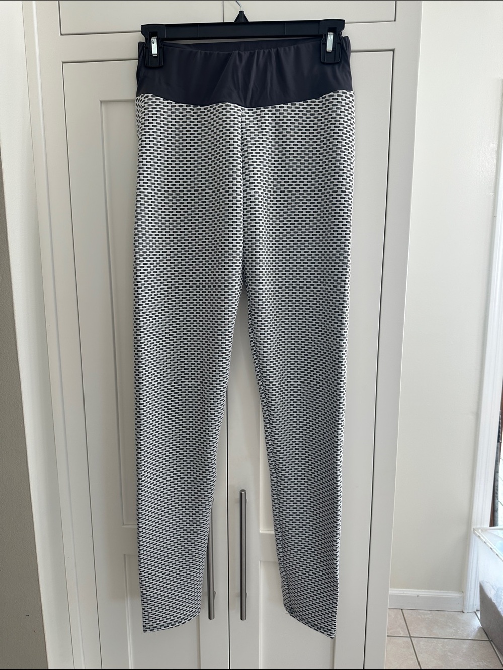 Black & White Patterned Stretch Ponte Pants Sz m